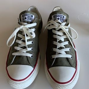 Converse Chuck Taylor All Star Sneakers W9 M7 in Medium Olive- Like New!
